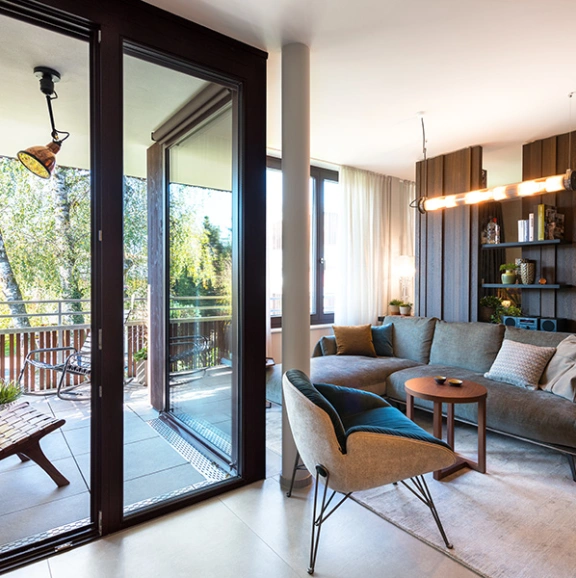 modern eingerichtetes Wohnzimmer von Swietelsky Developments